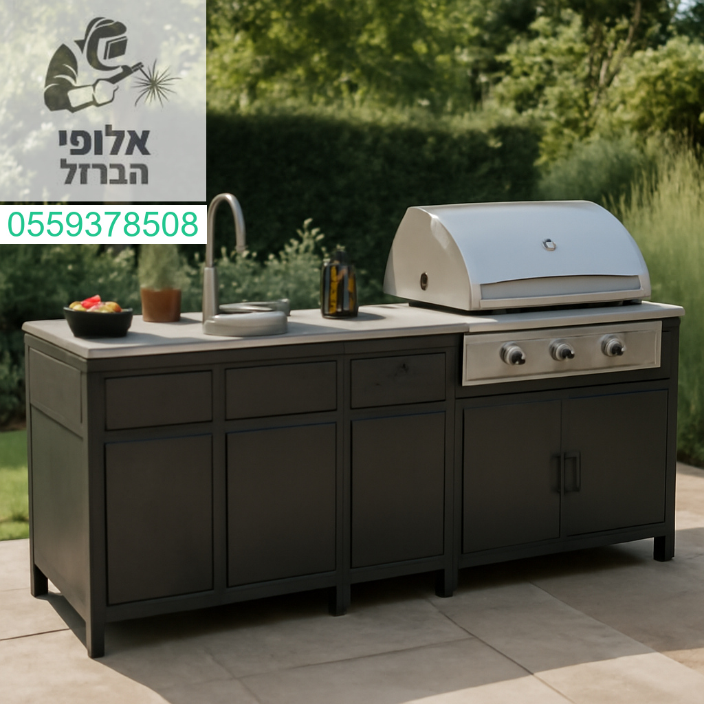 מטבח חוץ יוקרתי מברזל בעיצוב מודרני ועמידות גבוהה לכל תנאי מזג האוויר