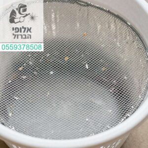 הגנה מקסימלית לכביסה עם רשתות ברזל איכותיות נגד יונים ומזיקים למסתורי כביסה